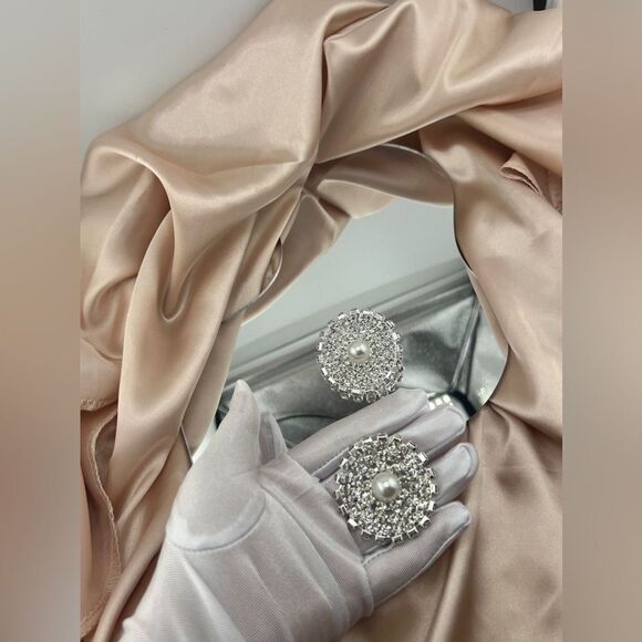 Radiant Pearl and Crystal Cluster Earrings - Picture 4 of 7